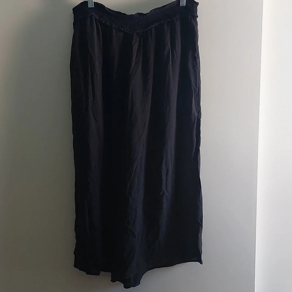 Aritzia Wilfred High Waisted Culotte Black Cropped wide leg pant M Elastic Waist - Picture 3 of 10